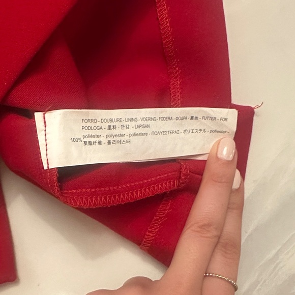 Zara Elegant Red Off-Shoulder Dress - Picture 4 of 8
